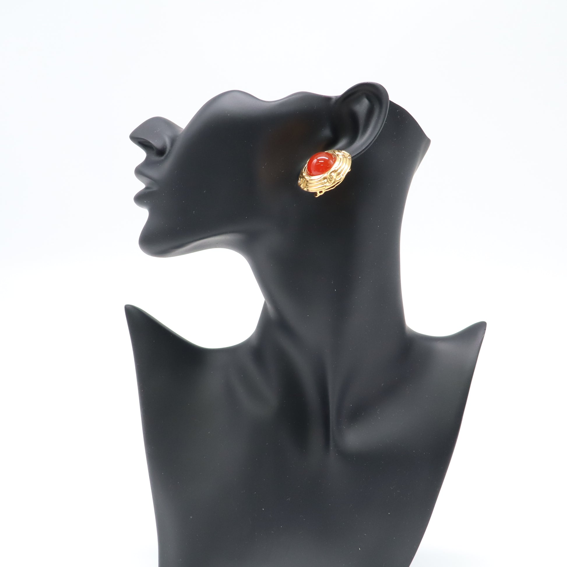 Chanel Vintage CC Gripoix Round Clip-On Earrings W21905