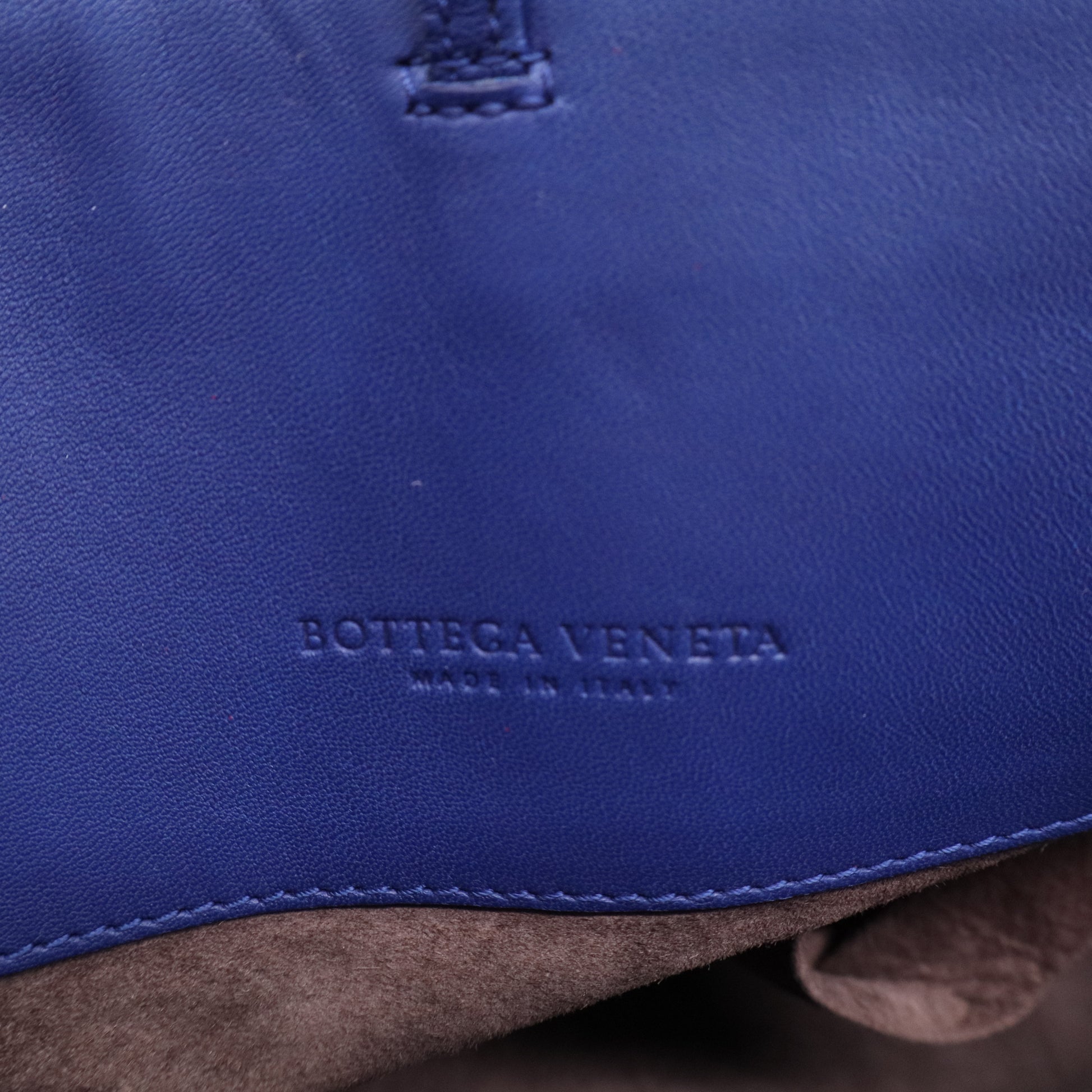 Milano Tote Intrecciato Nappa Large B20259