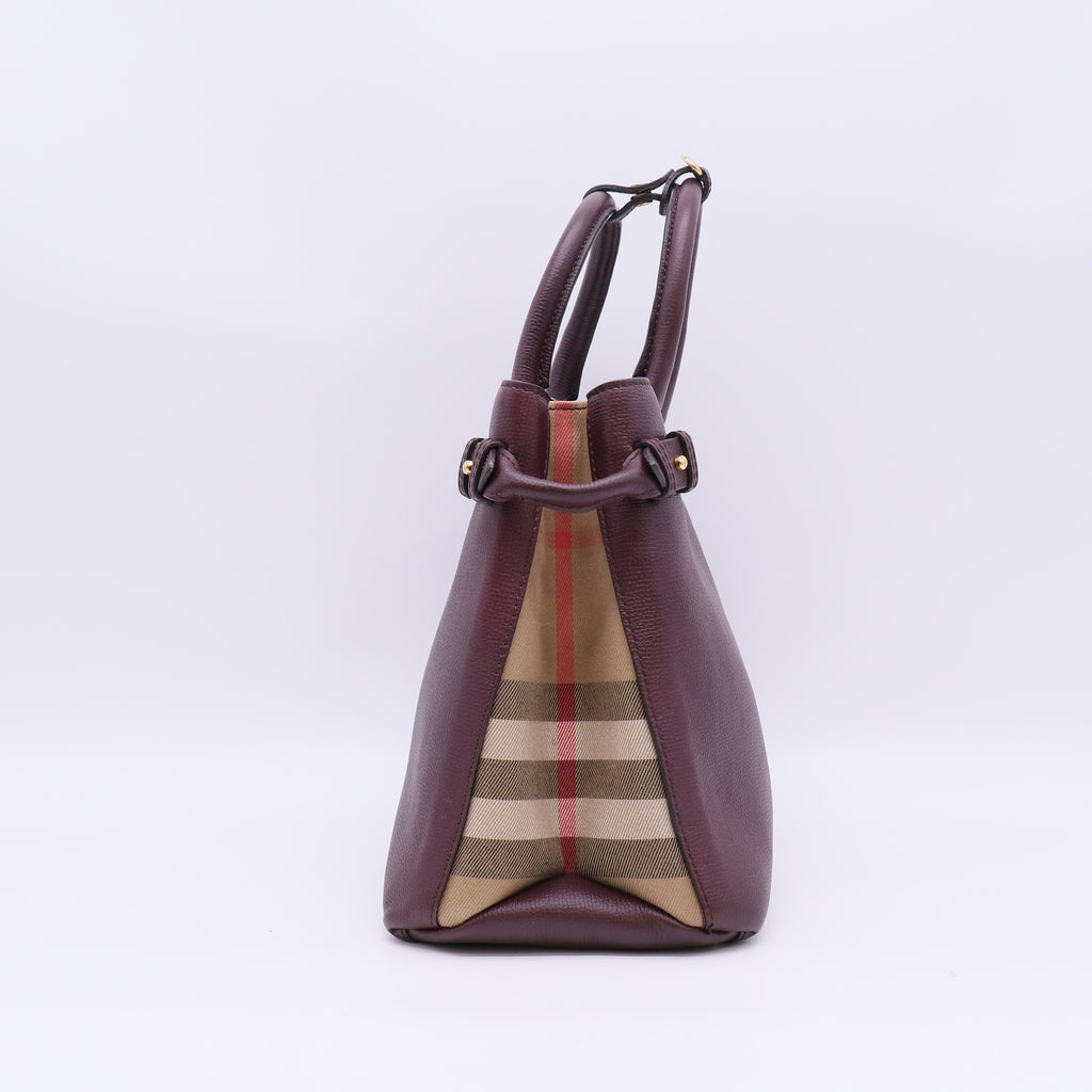 Burberry House Check Banner Medium B23901