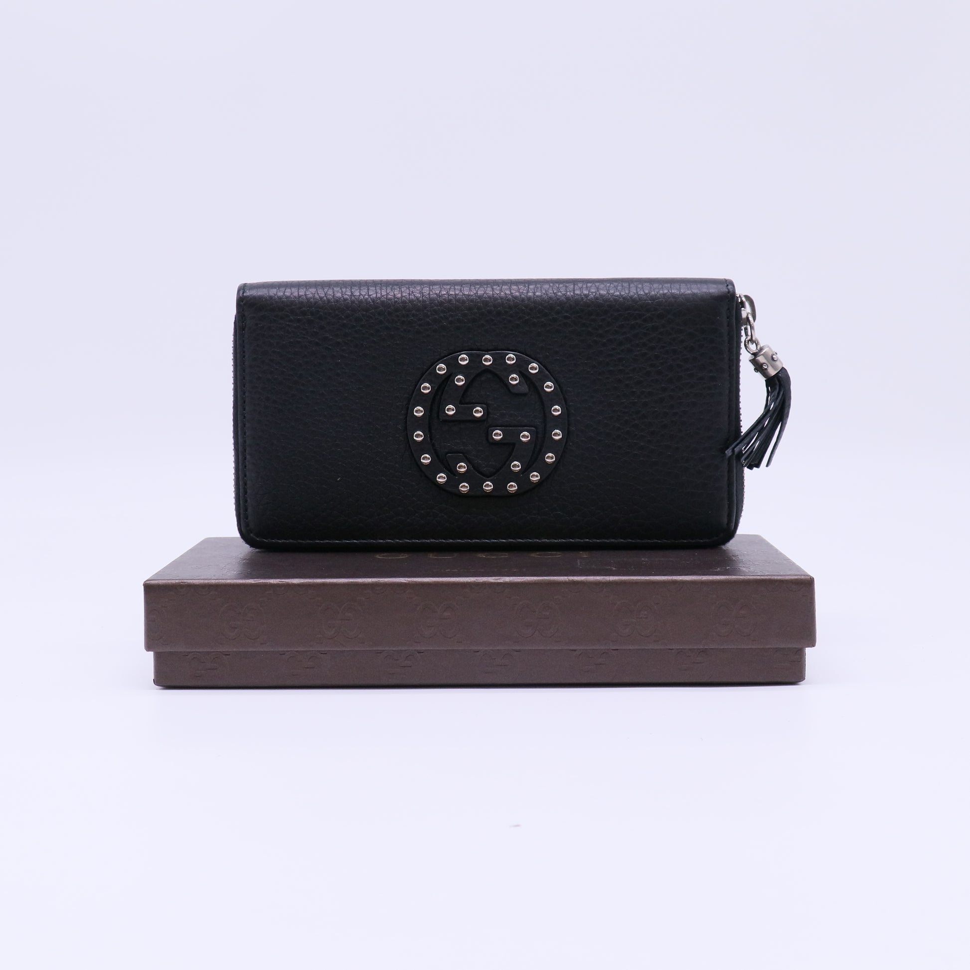 Gucci Soho Studded Zip Around Wallet W21827