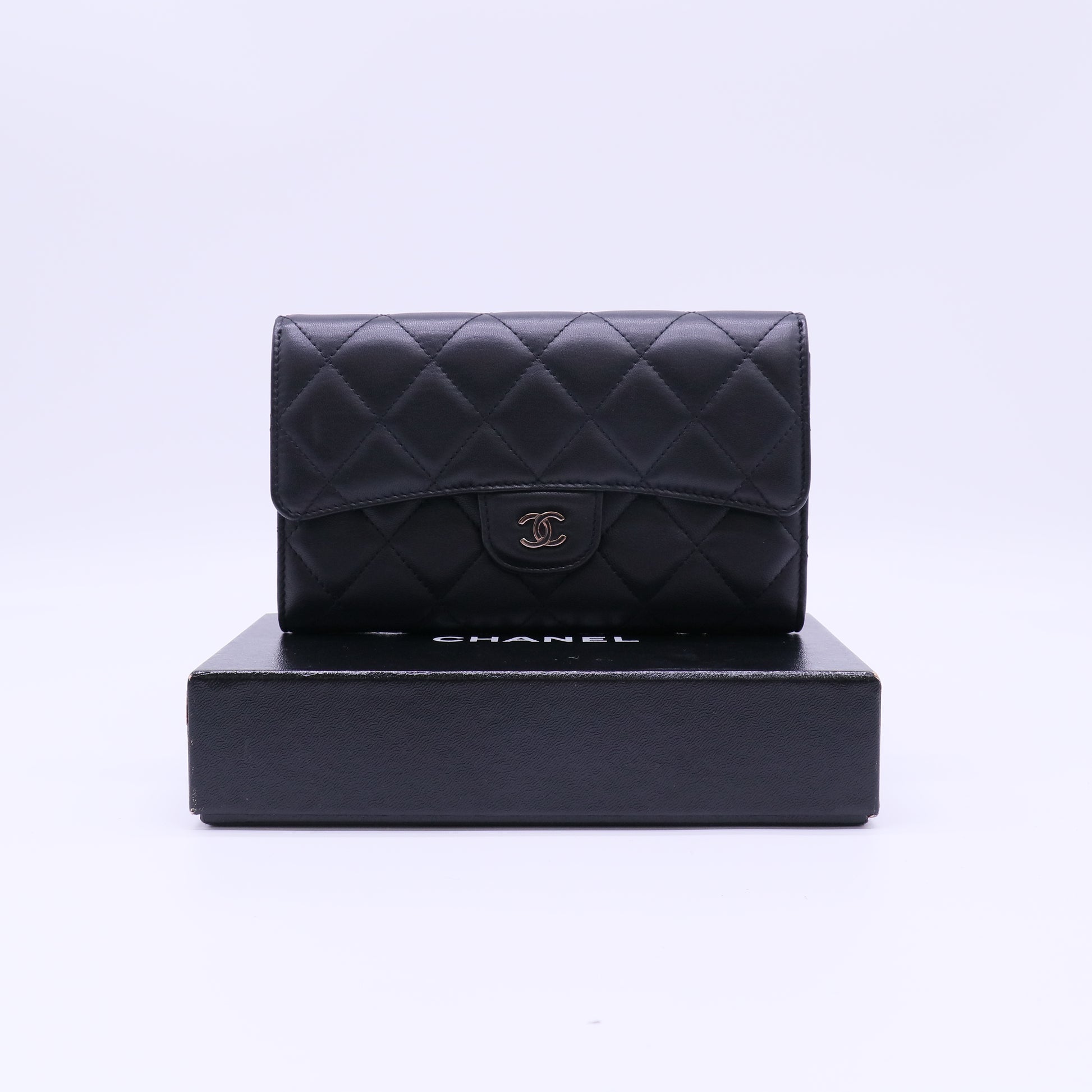 L-Flap Wallet Quilted Lambskin Long W21888