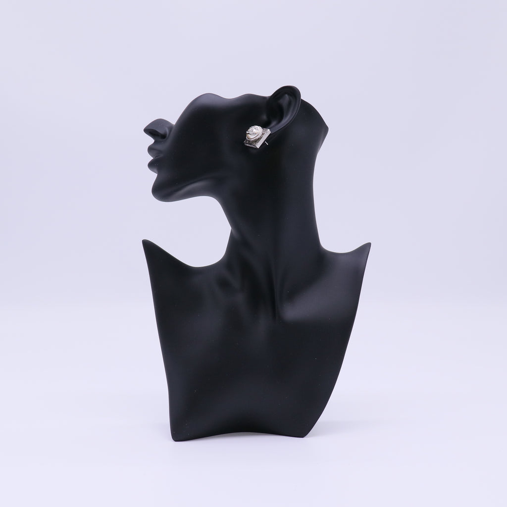CHANEL 04A 2004 COCO mark stud earring B22505