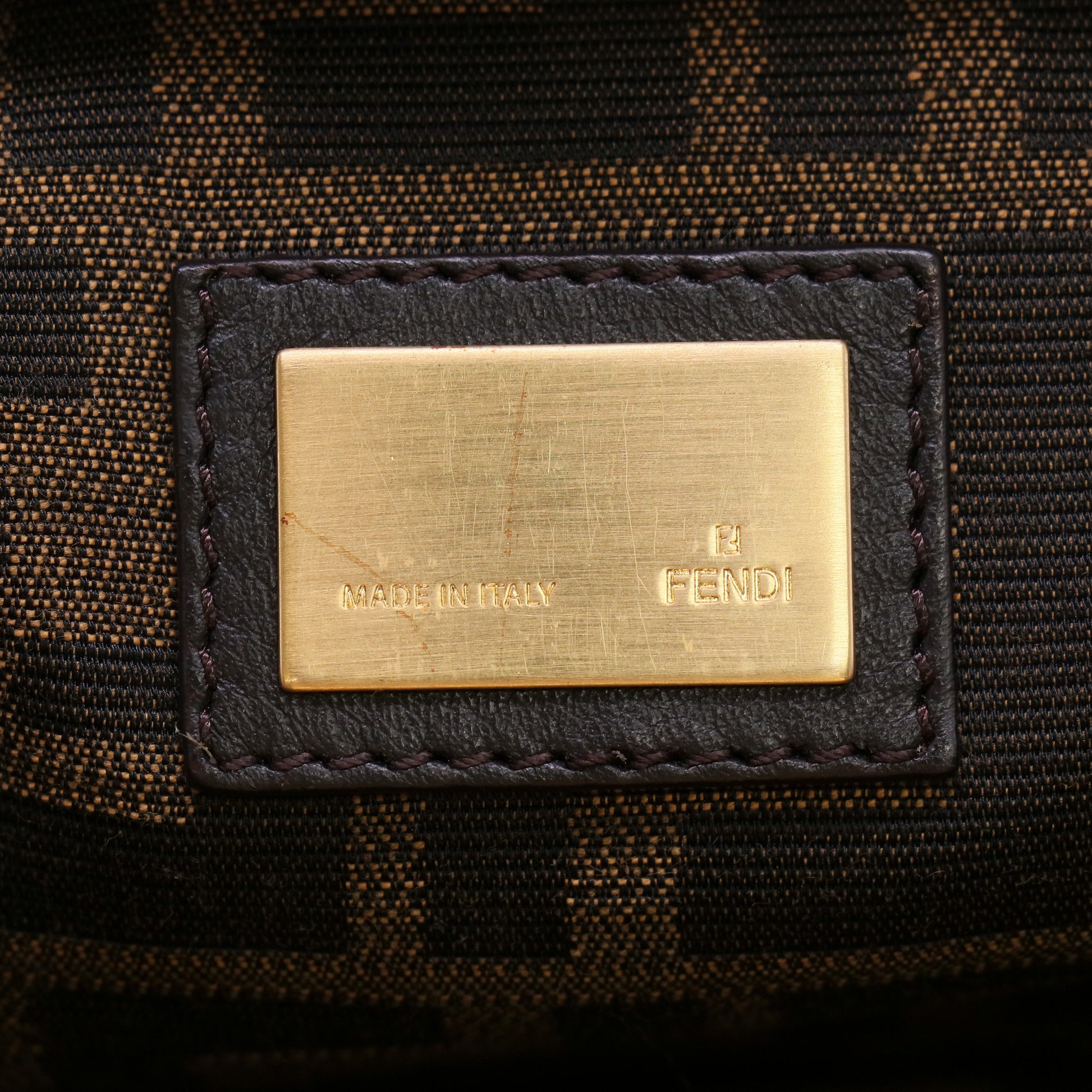 Fendi Peekaboo Iconic Regular B23953
