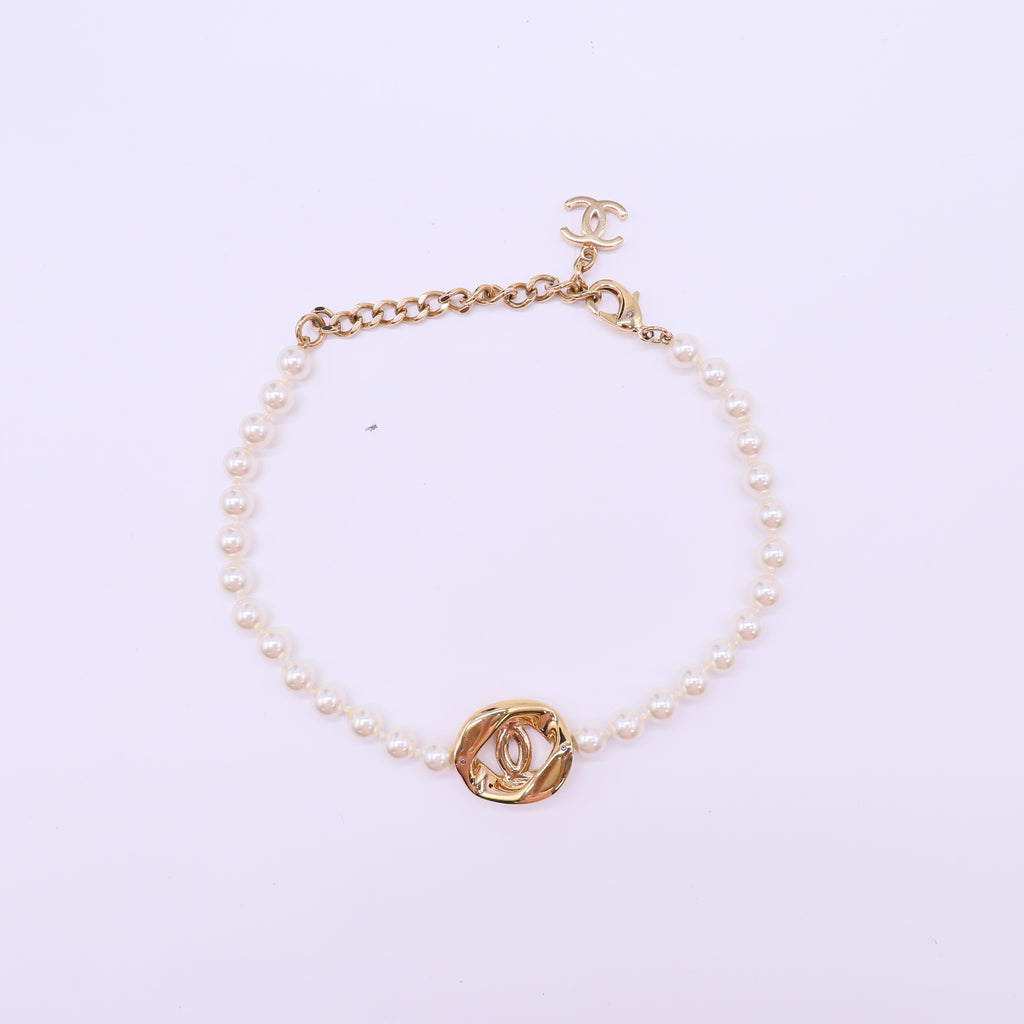 Chanel CC Turnlock Imitation Pearl Bracelet W21895