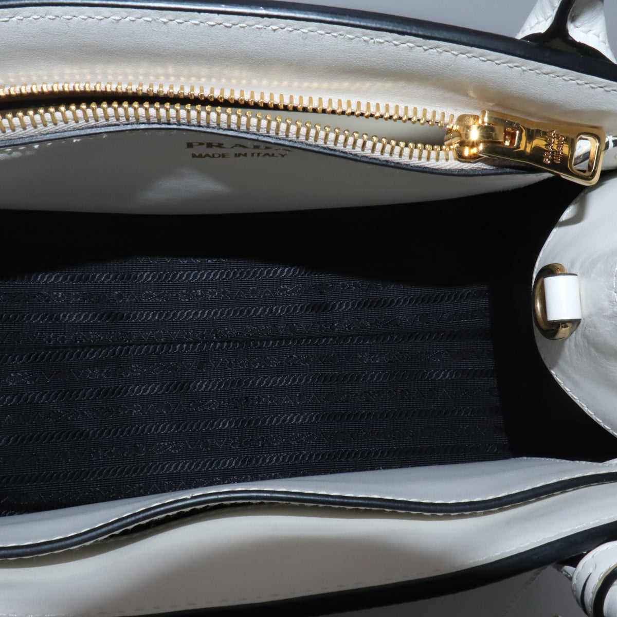 Prada Monochrome Tote Saffiano twins LDZ1088