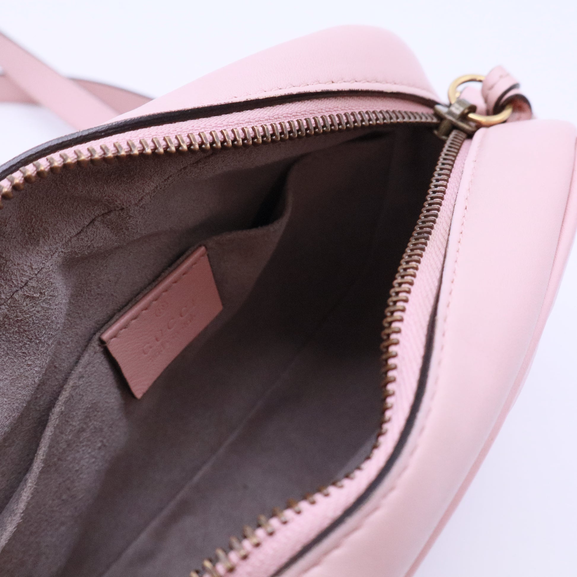GG Marmont Shoulder Bag Matelasse Leather Small