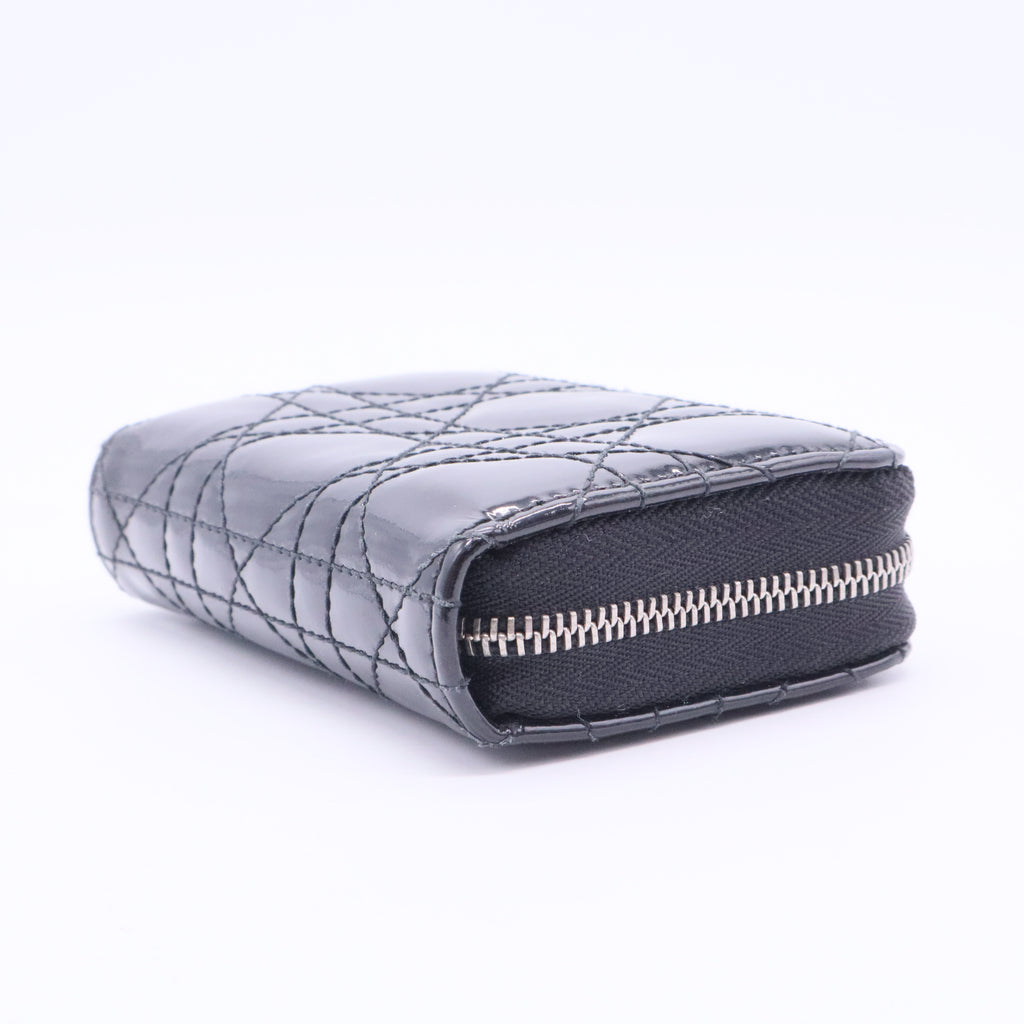 Cannage Pattern Patent Leather Wallet