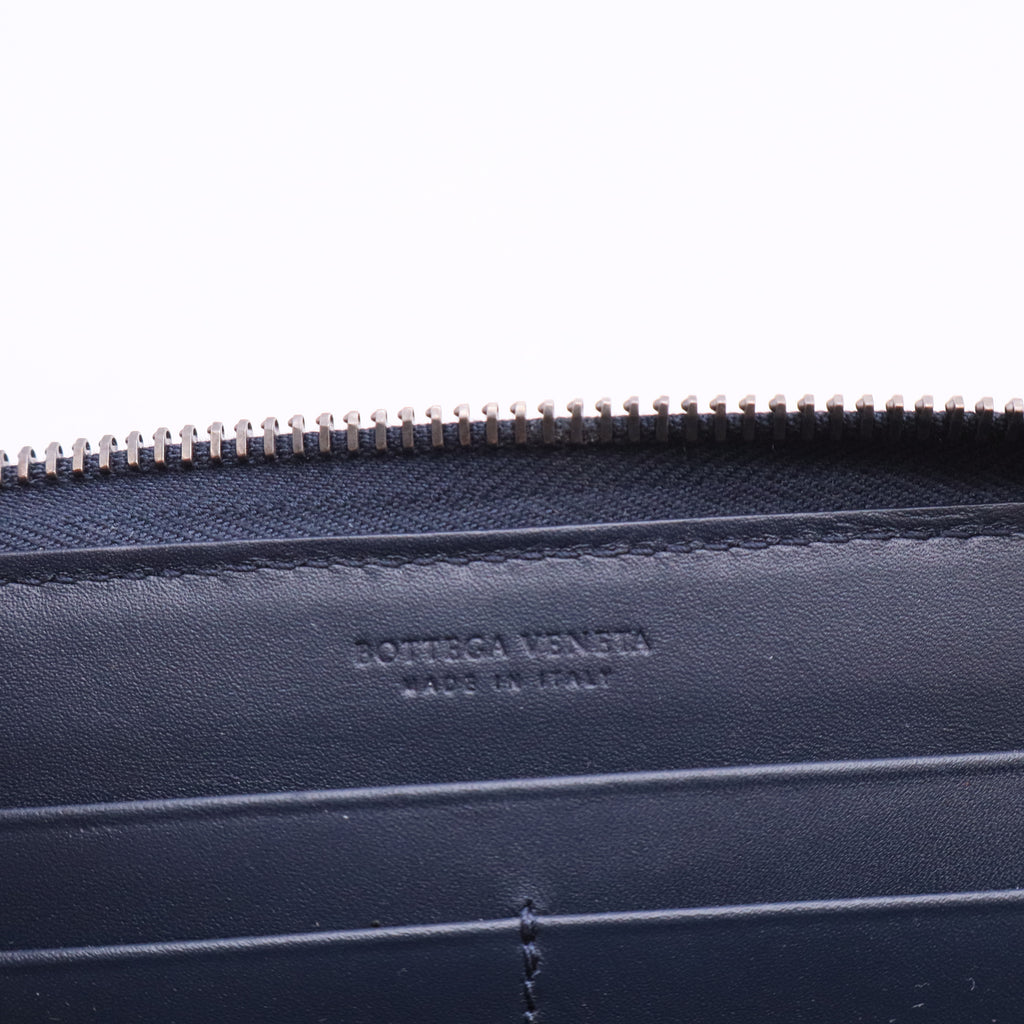 Intrecciato Continental Zip Interlocking CC Logo Continental Wallet