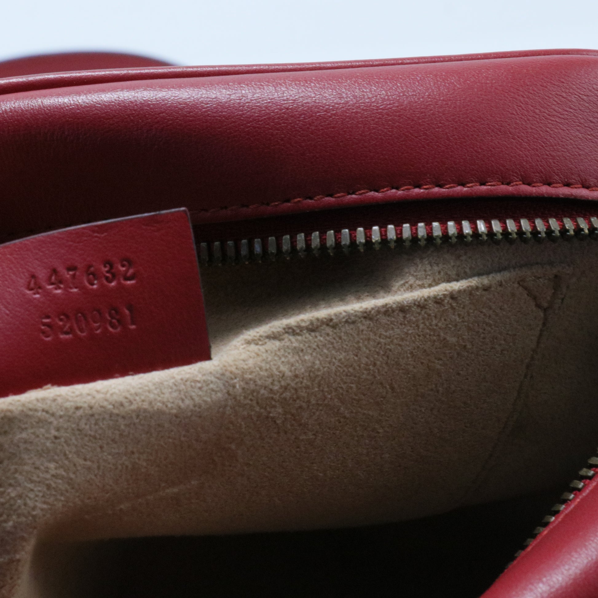 GG Marmont Shoulder Bag Matelasse Leather Small