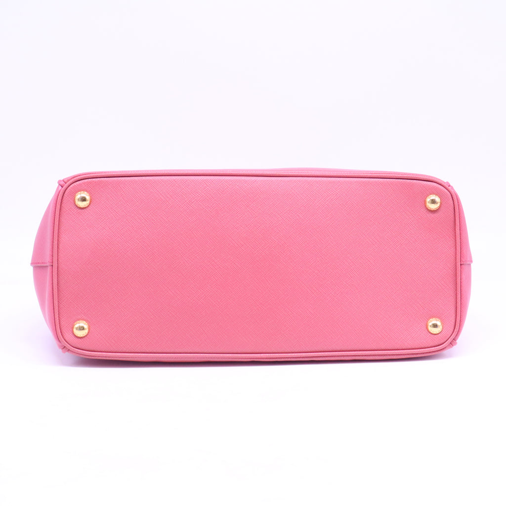 Enameled Metal Triangle Galleria Double Zip B21100