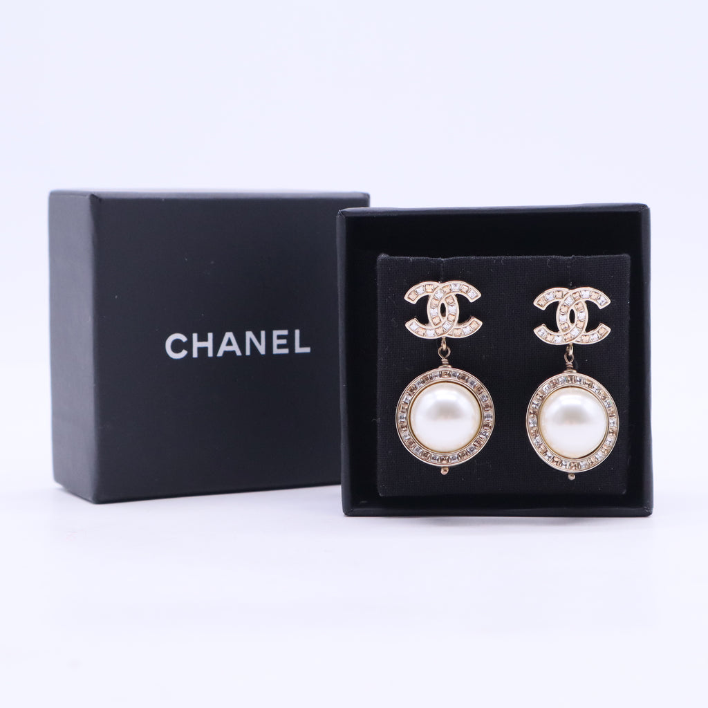 Chanel Coco Mark Pearl Rhinestone Earrings Gold Twins LDJ2862