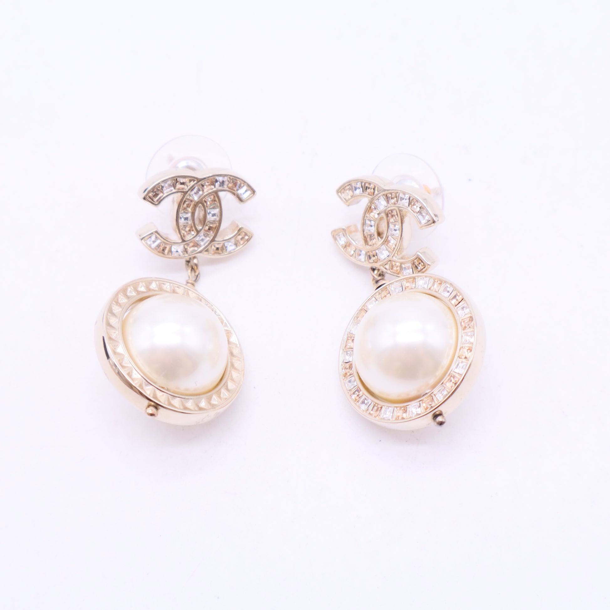 Chanel Coco Mark Pearl Rhinestone Earrings Gold Twins LDJ2862