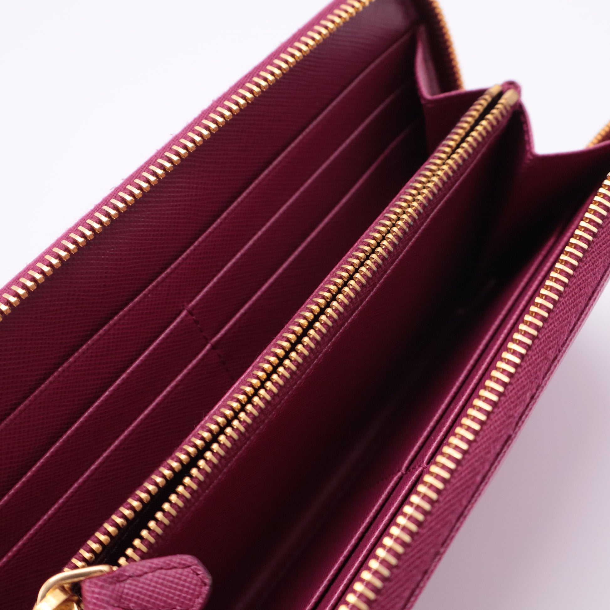 Saffiano Metal Zip Around Wallet Ibisco