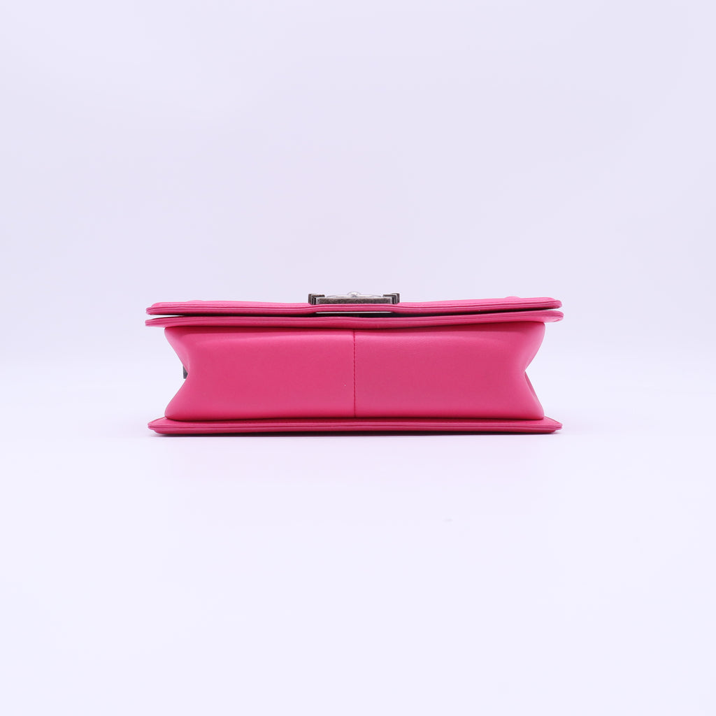 Boy CHANEL Flap Bag B22388
