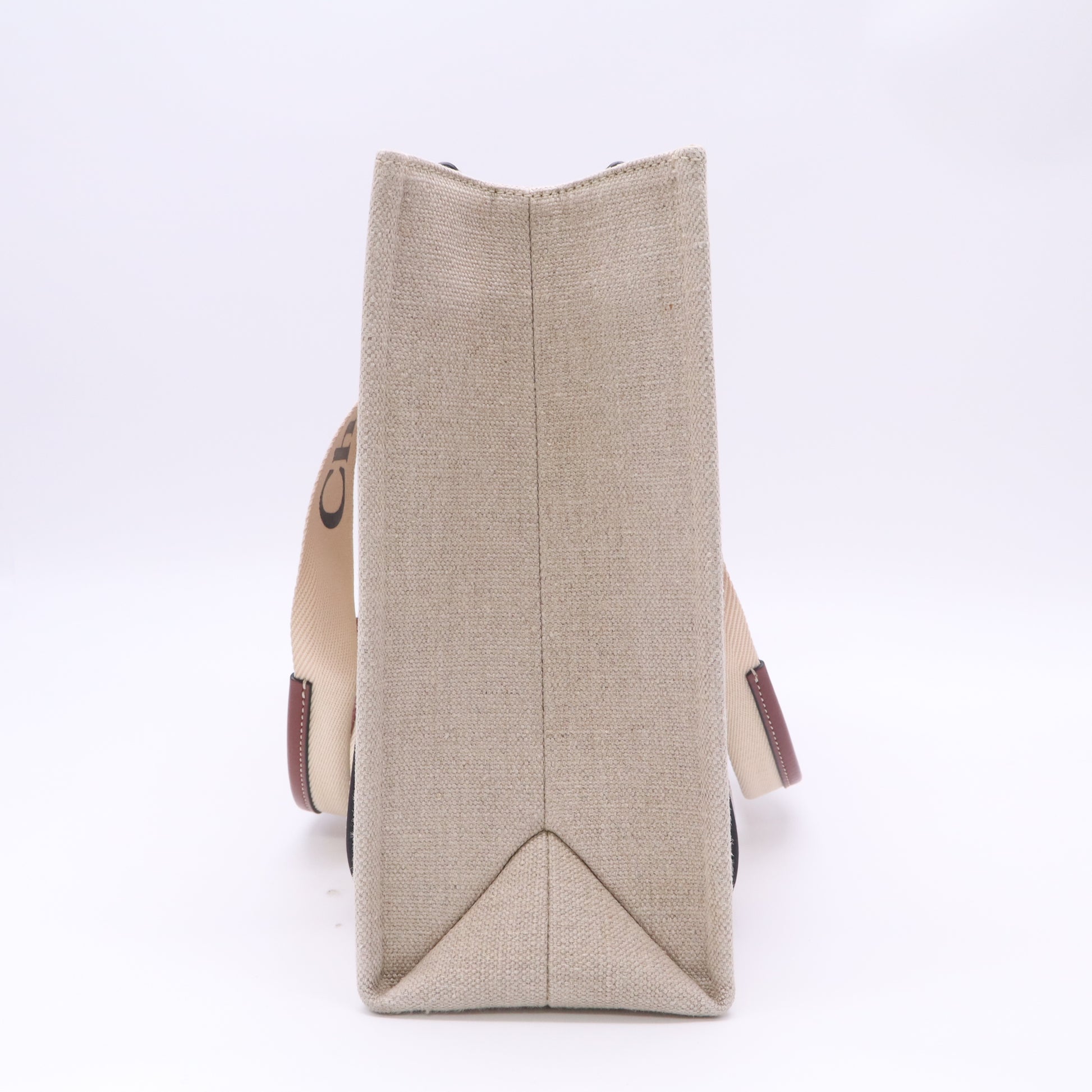 Chloé Medium Woody Tote Bag B24095