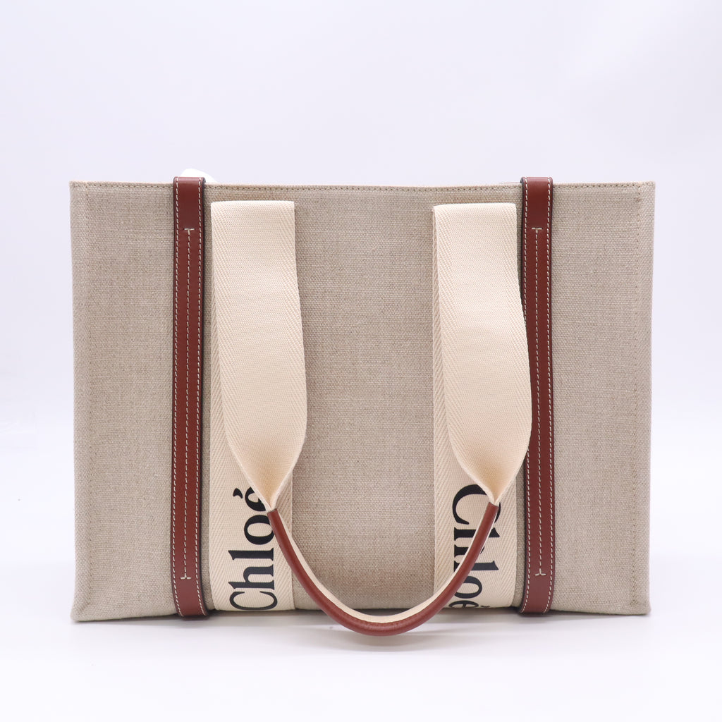 Chloé Medium Woody Tote Bag B24095
