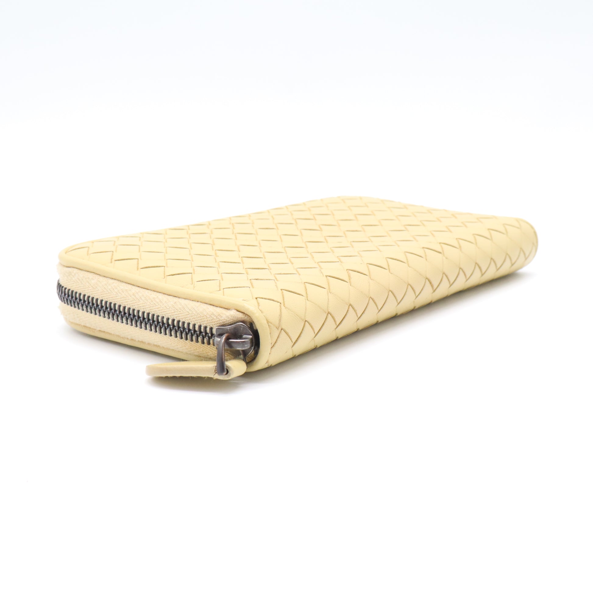Intrecciato Weave Leather Wallet W21598