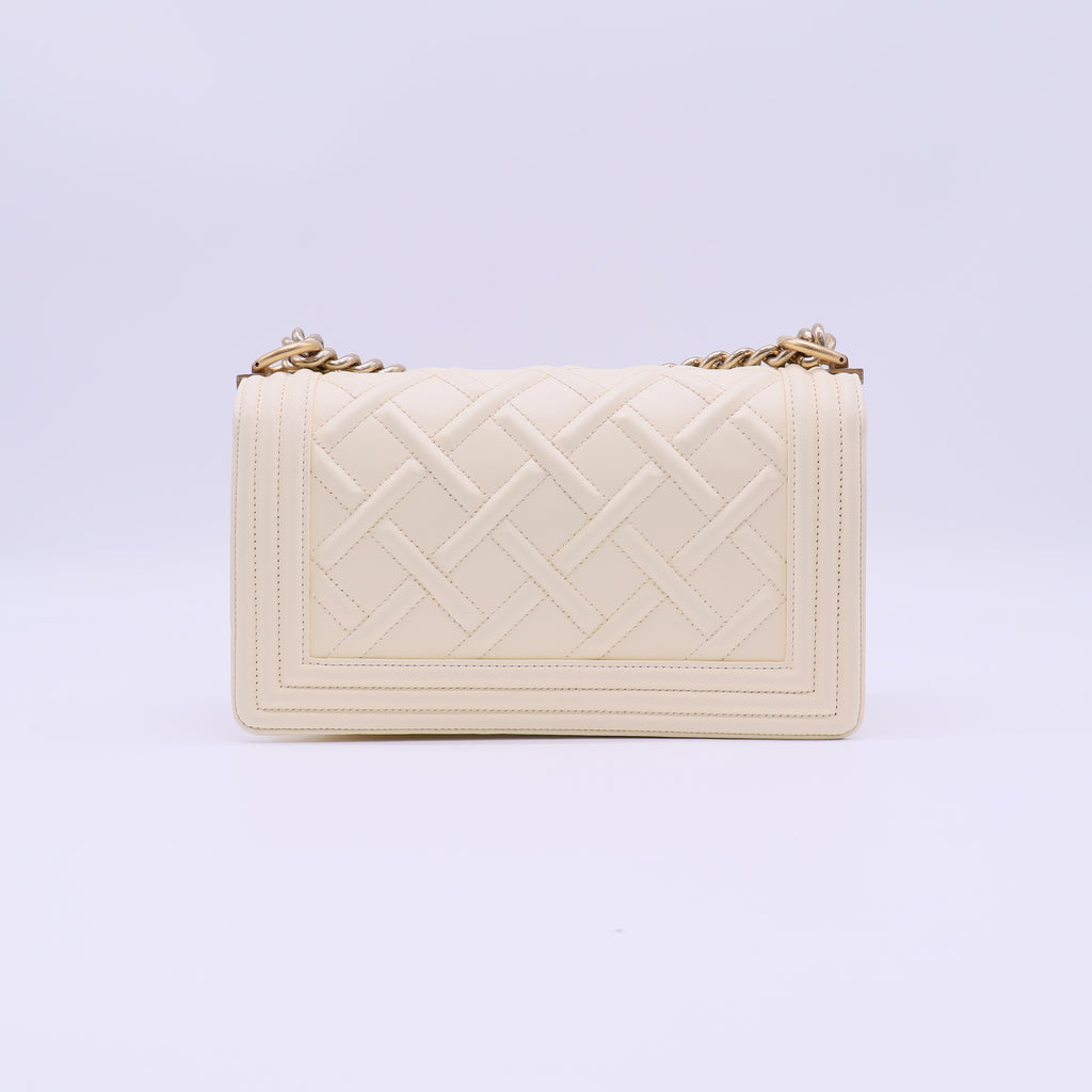 Boy CHANEL Flap Bag B22342