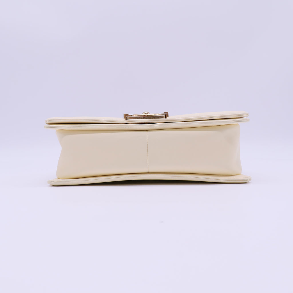 Boy CHANEL Flap Bag B22342