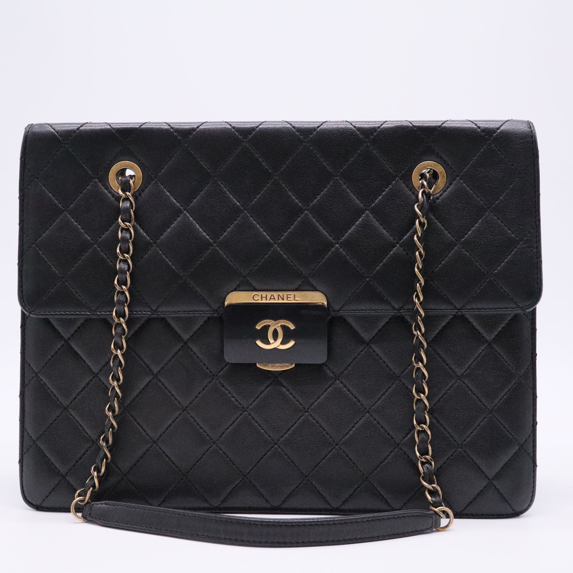 l Vintage Quilted Flap Bag with Plaque Logo Lock