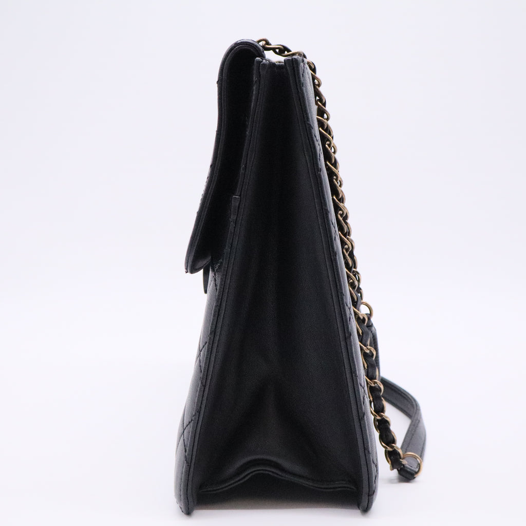 l Vintage Quilted Flap Bag with Plaque Logo Lock