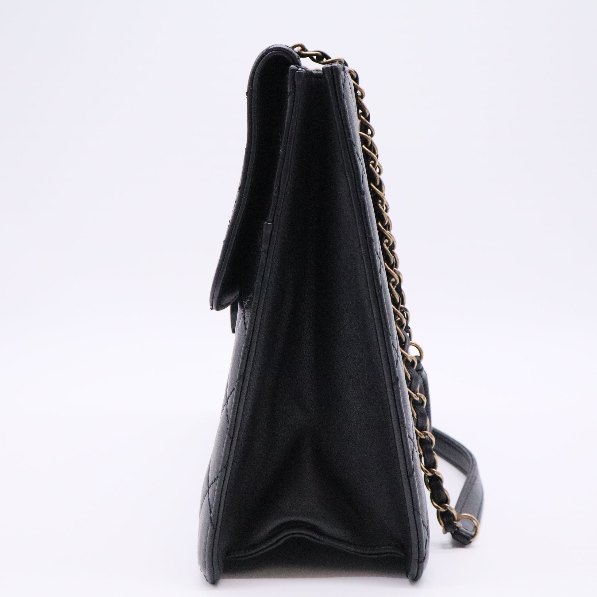 l Vintage Quilted Flap Bag with Plaque Logo Lock
