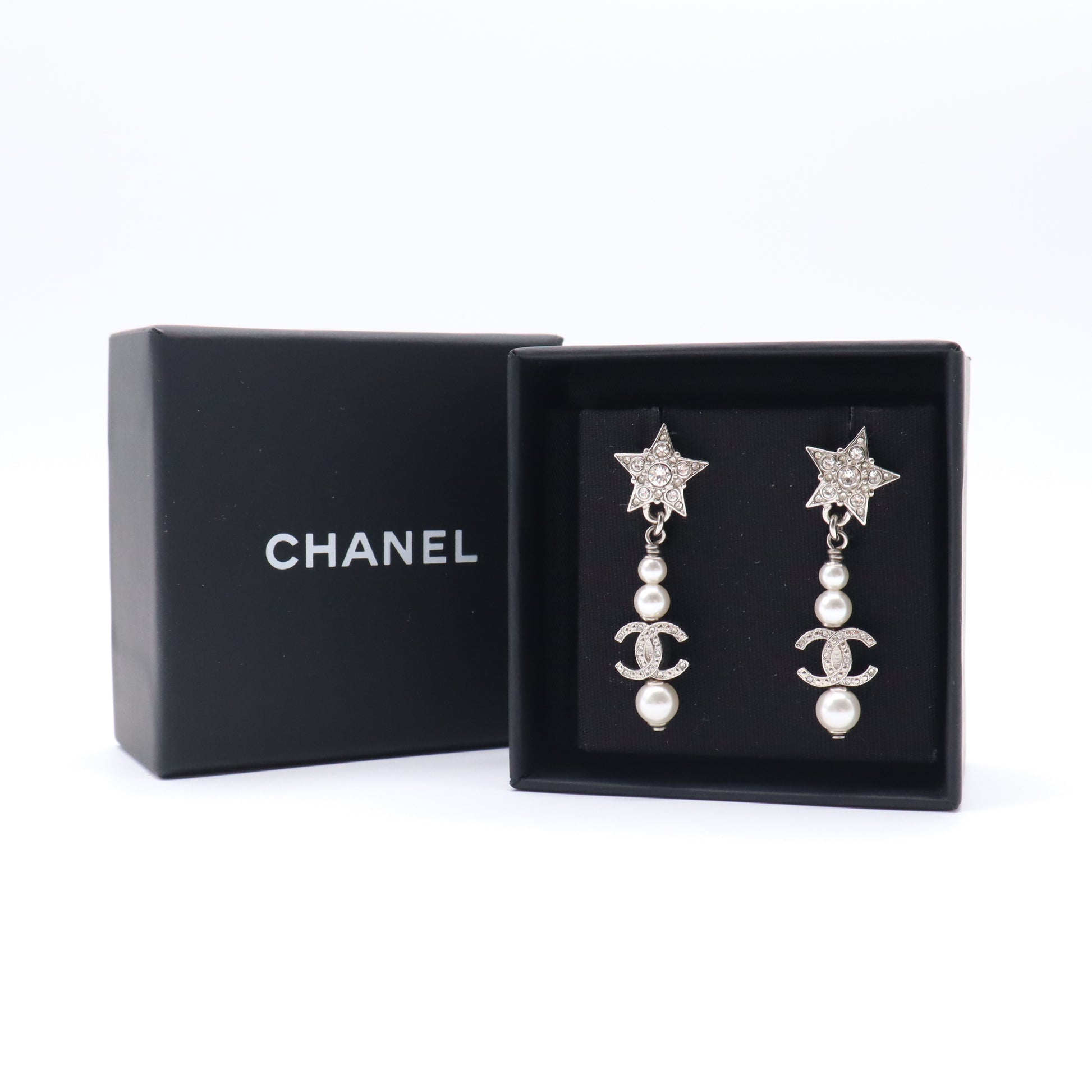 Chanel Crystal Star Interlocking CC Pearl Drop Earrings W21605
