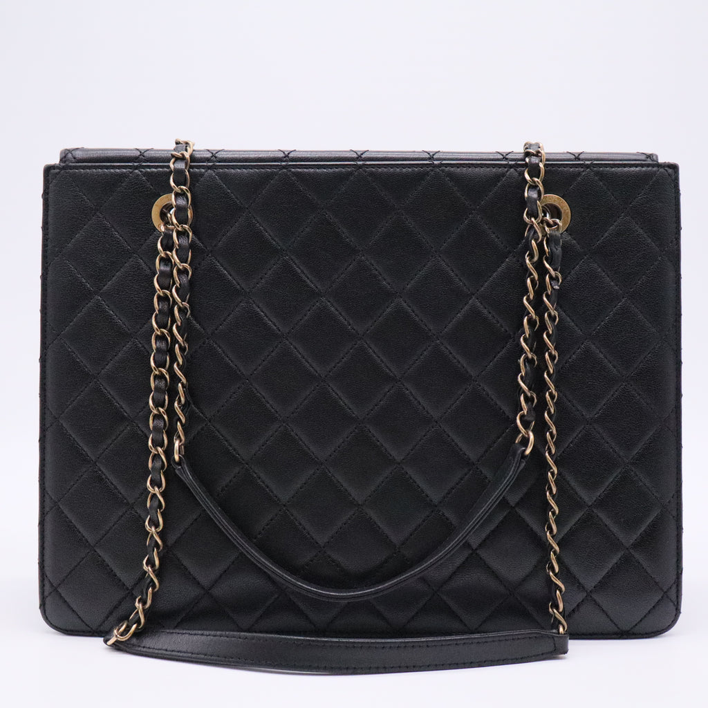 l Vintage Quilted Flap Bag with Plaque Logo Lock