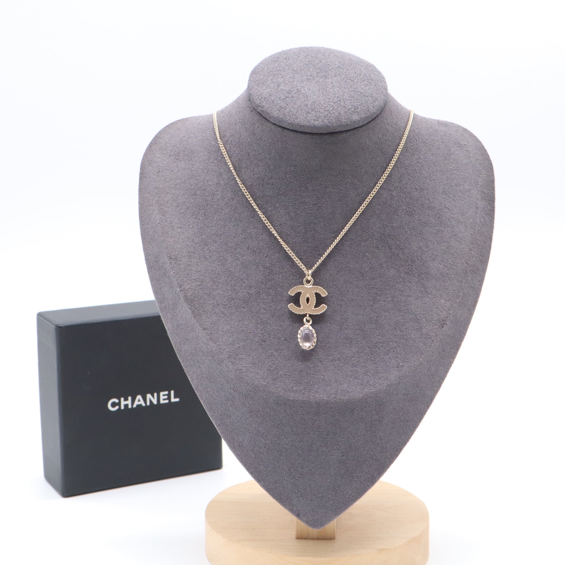 Chanel Textured CC Purple Gripoix Pendant Necklace W21607