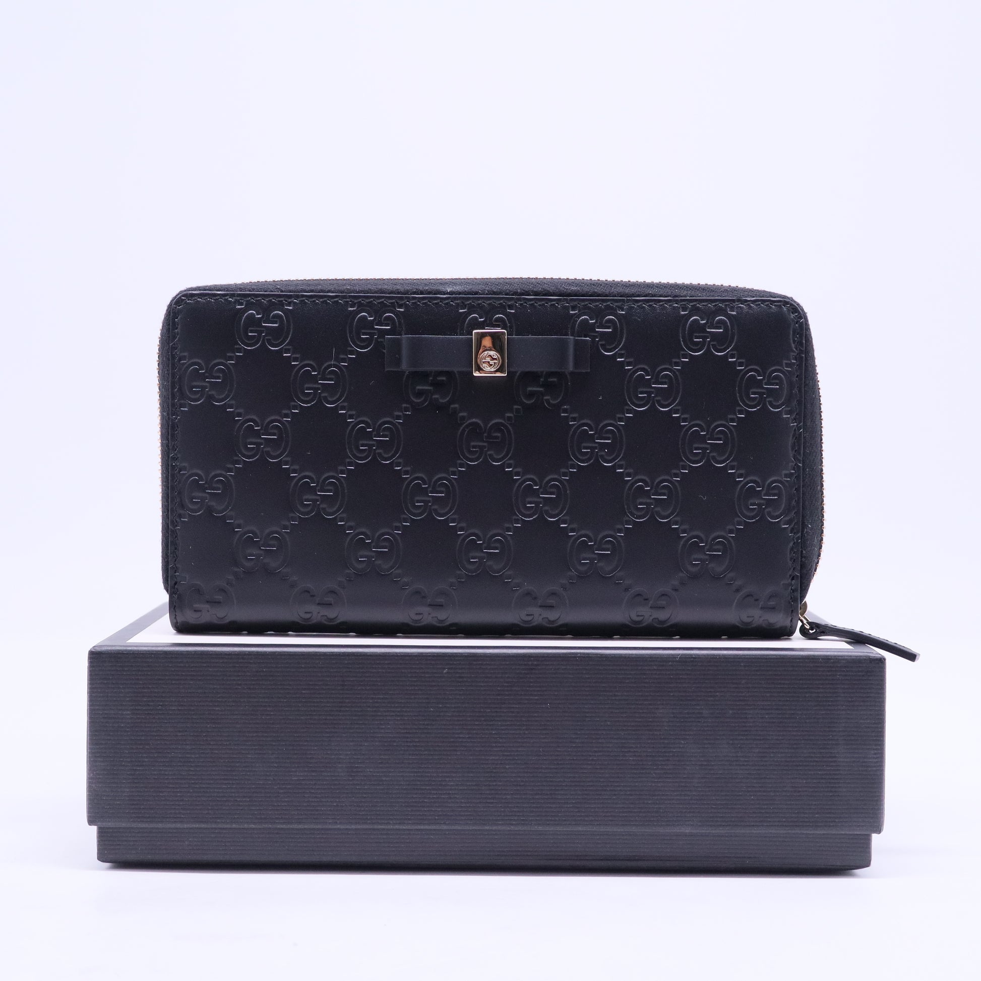 GG Signature Leather Continental Wallet W20397