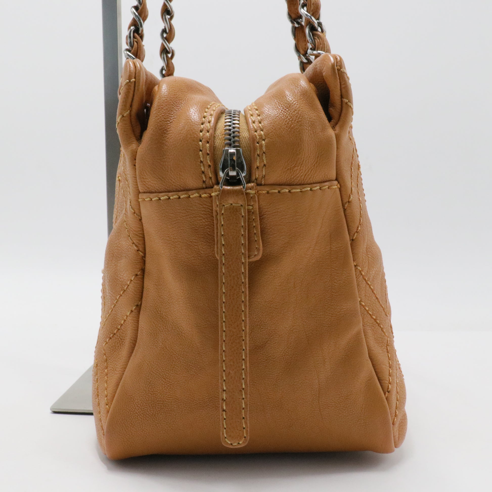Quilted chain handle bag caramel leather large CC logo