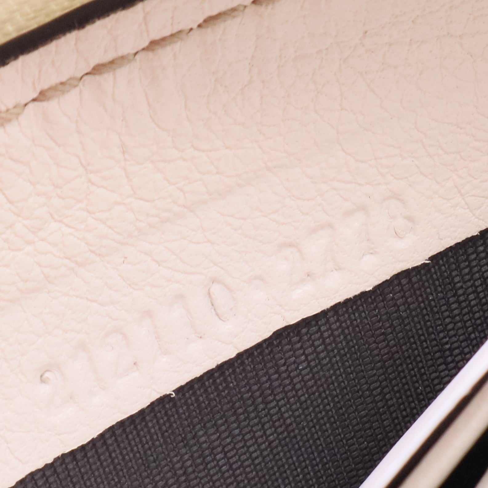 Interlocking G Logo Leather Continental Wallet