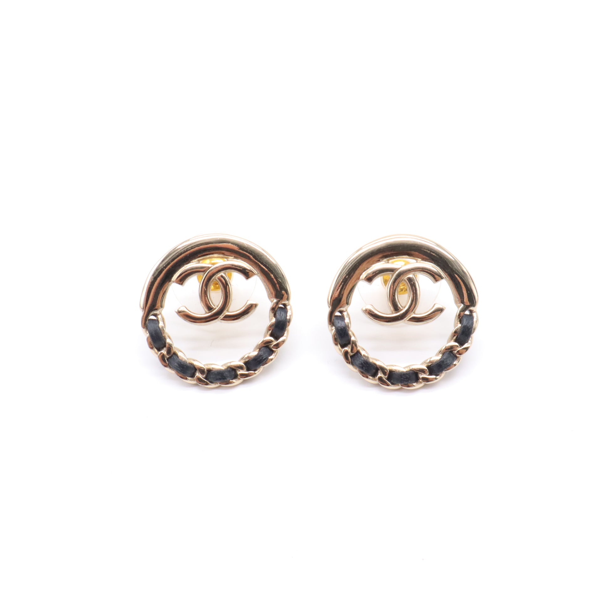 Chanel Leather Interlocking CC Woven Round Earrings W21549