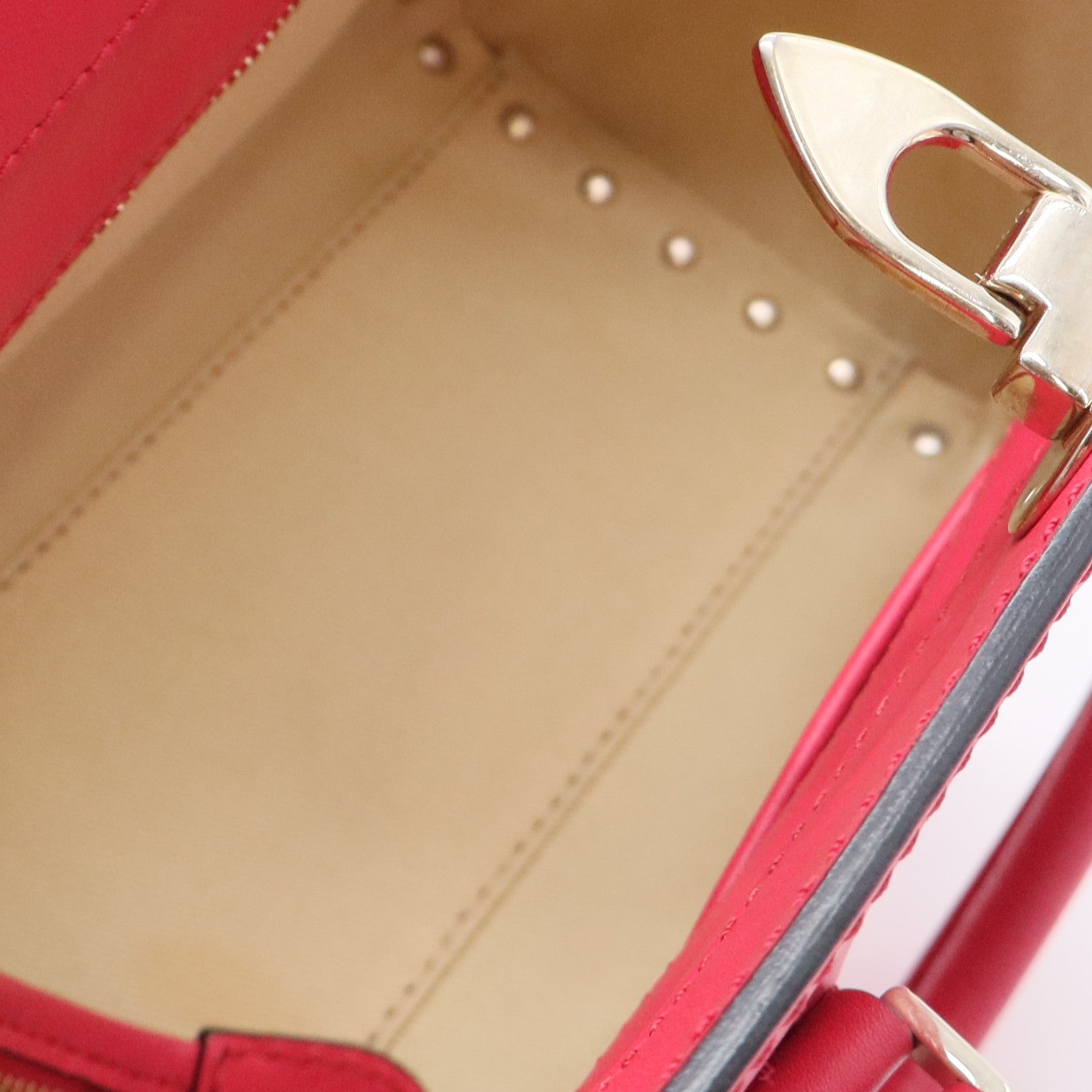 Rockstud Tote Rigid Leather Medium