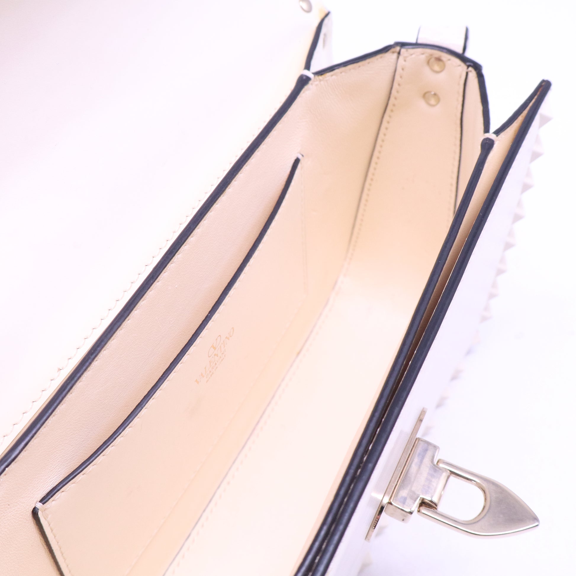 Valentino Rockstud White Leather Shoulder Bags B21198