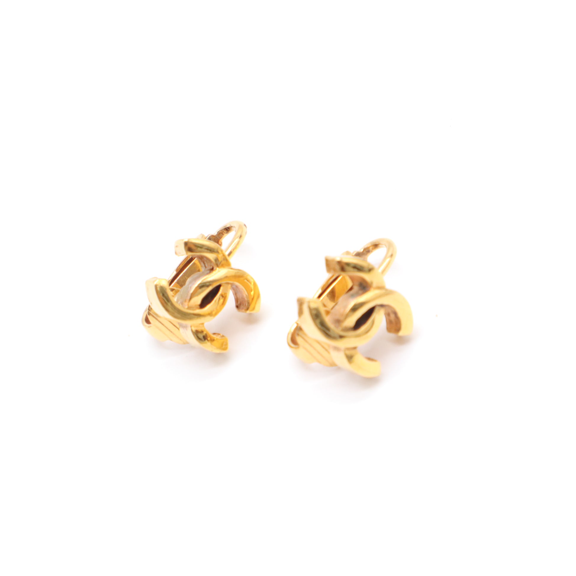 Chanel Vintage Interlocking CC Ribbed Clip On Earrings W21553