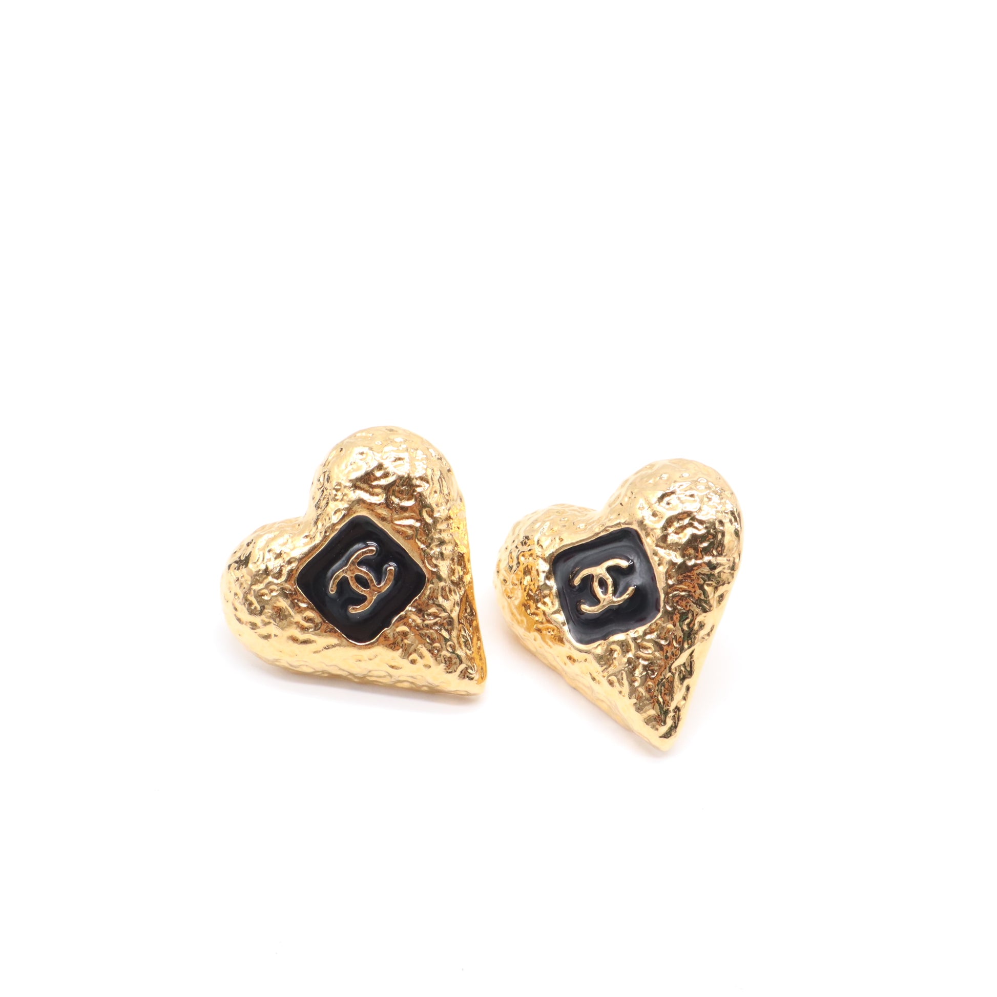 Chanel Hammered CC Heart Clip On Earrings W21545