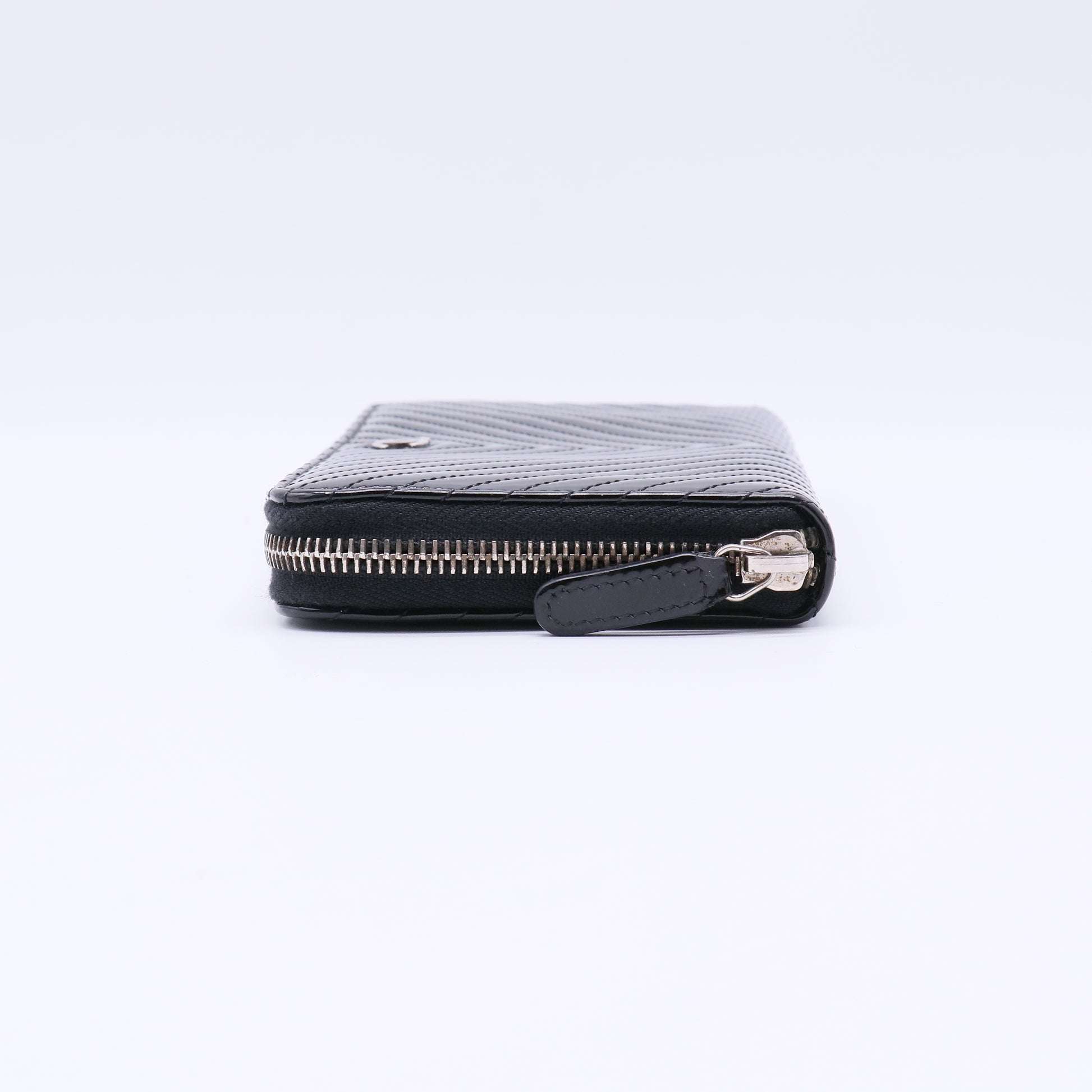 Black Chevron Quilted Caviar Leather L-Gusset Zip Wallet W21638