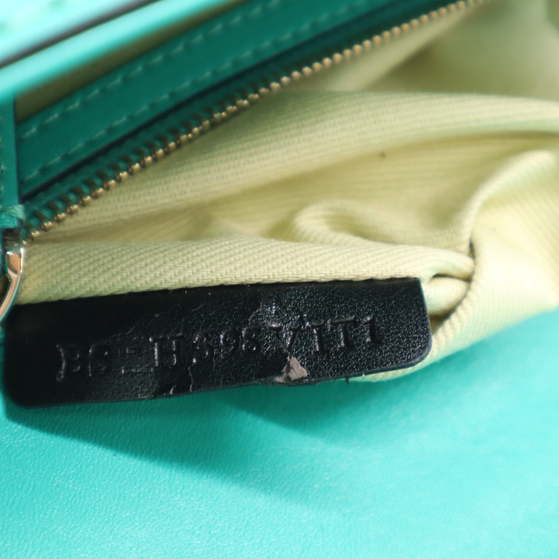 Valentino Garavani Glam Lock bag B22525