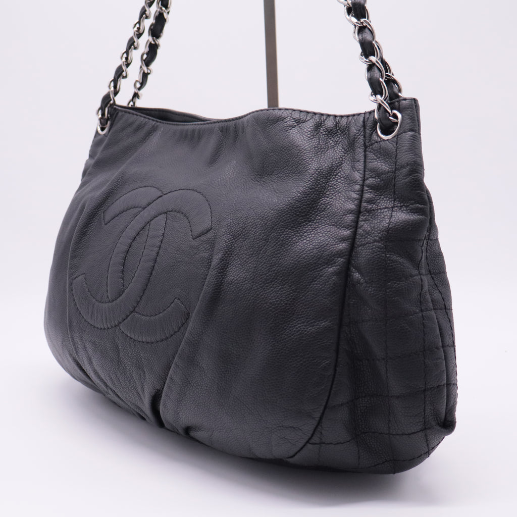 Timeless Half Moon Tote Caviar Large for precious