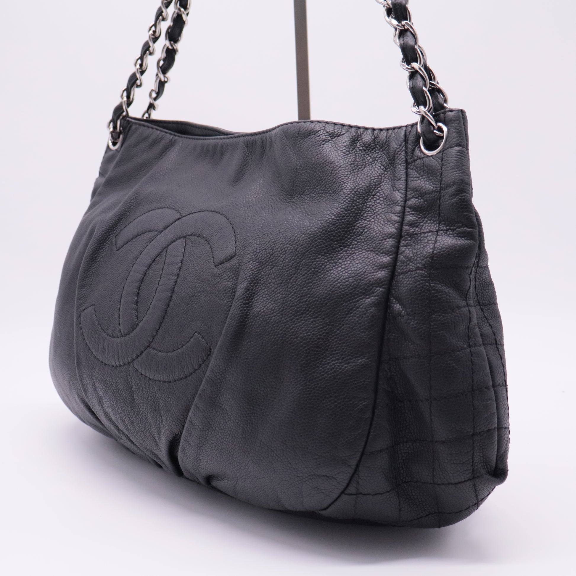 Timeless Half Moon Tote Caviar Large for precious