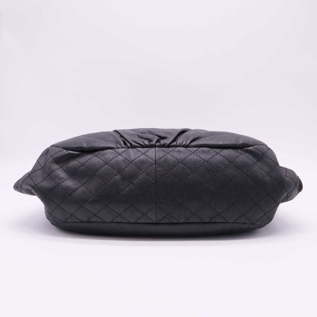 Timeless Half Moon Tote Caviar Large for precious