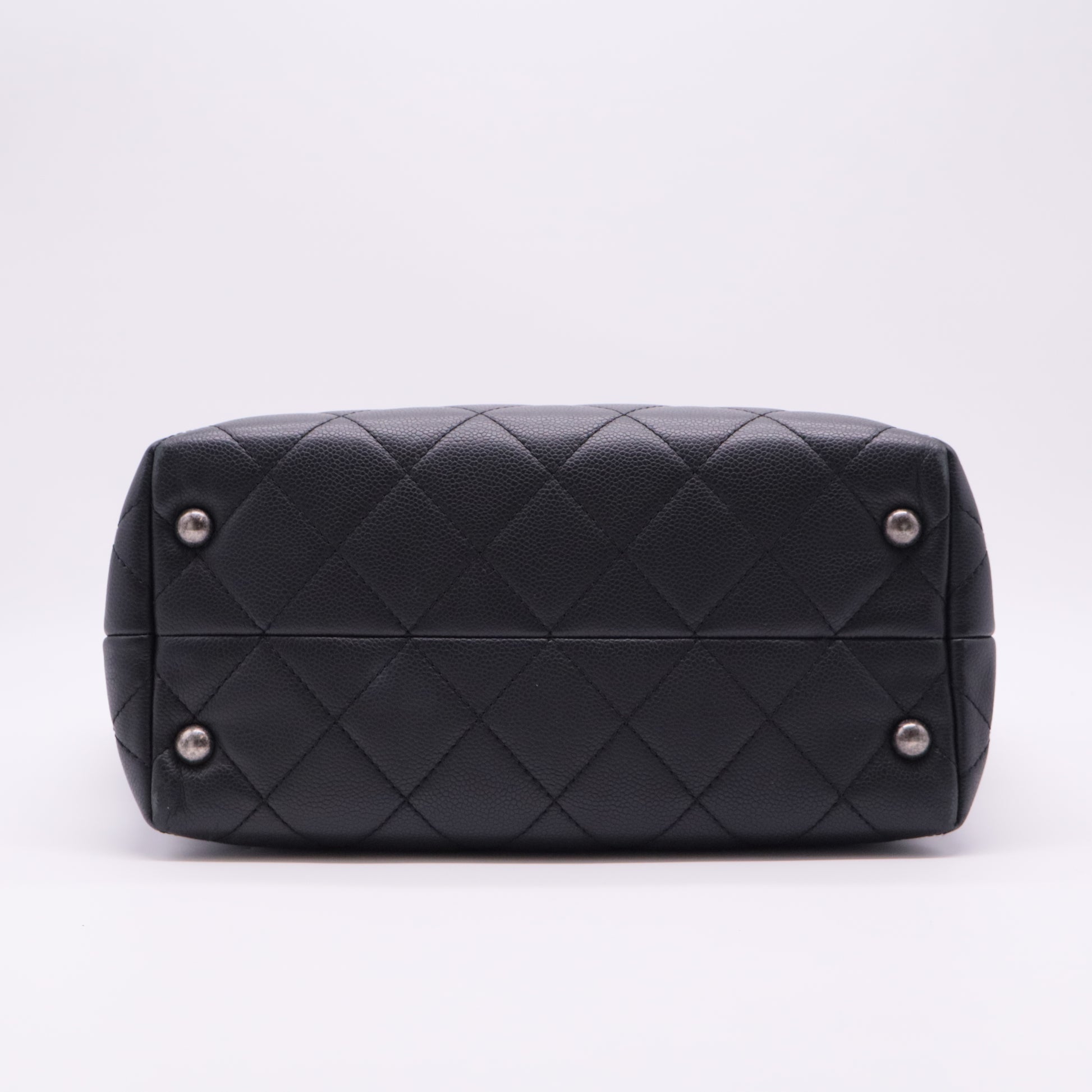 Caviar Shopping In Chains Tote twins