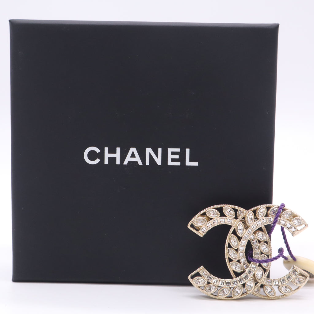 Chanel Gold-Tone Quilted Crystal CC Pin Brooch twins LDZ466