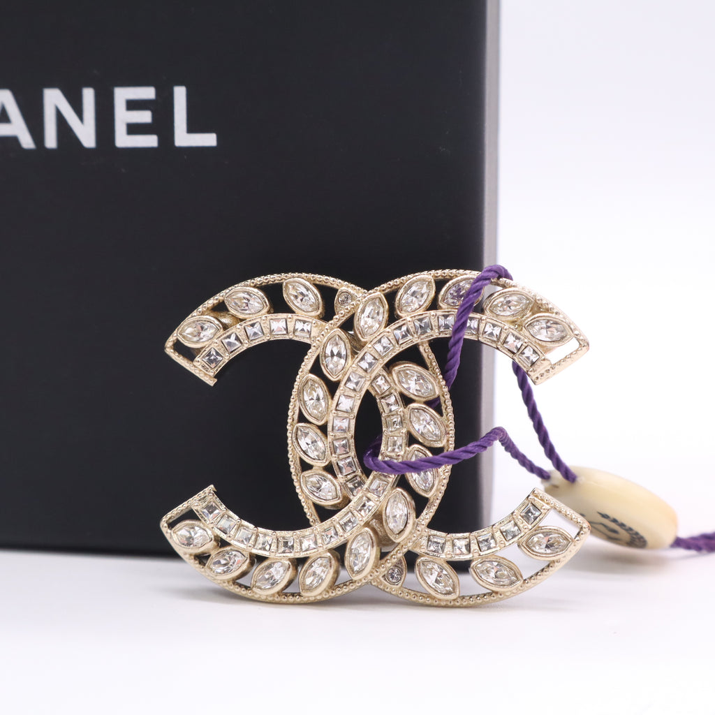 Chanel Gold-Tone Quilted Crystal CC Pin Brooch twins LDZ466