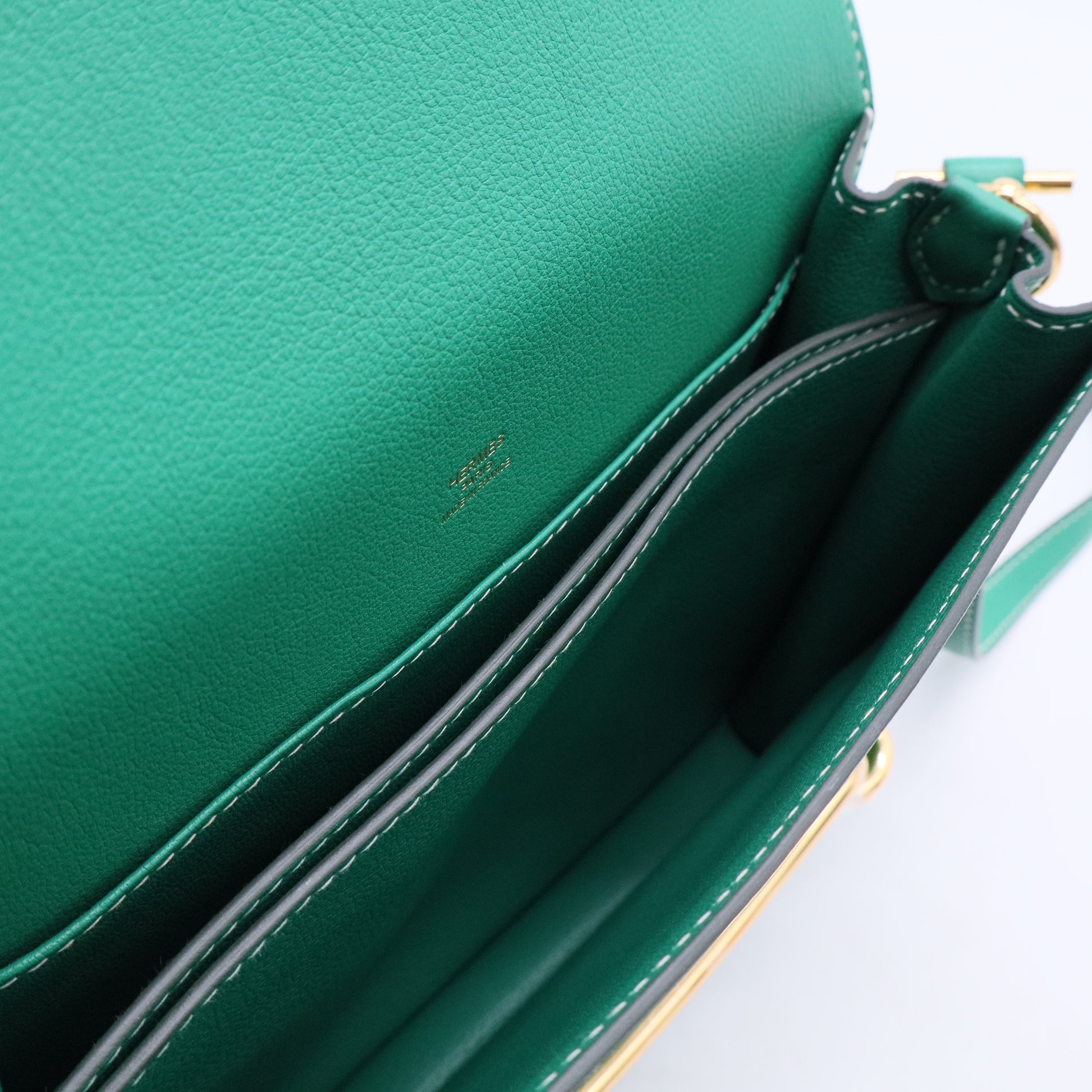 Roulis leather crossbody bag B20351
