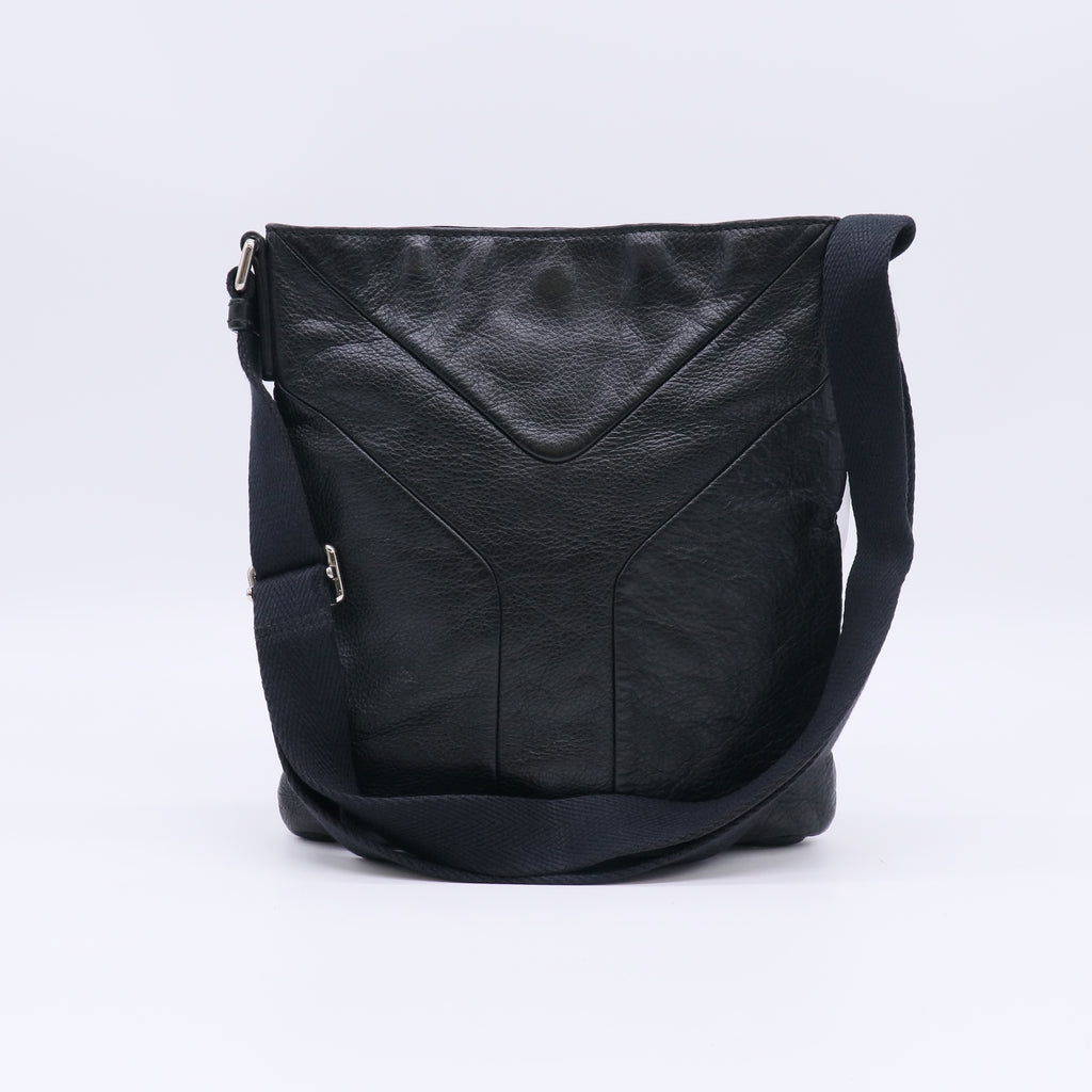 Yves Saint Laurent Hamptons Y-Line Leather Messenger Bag B23340