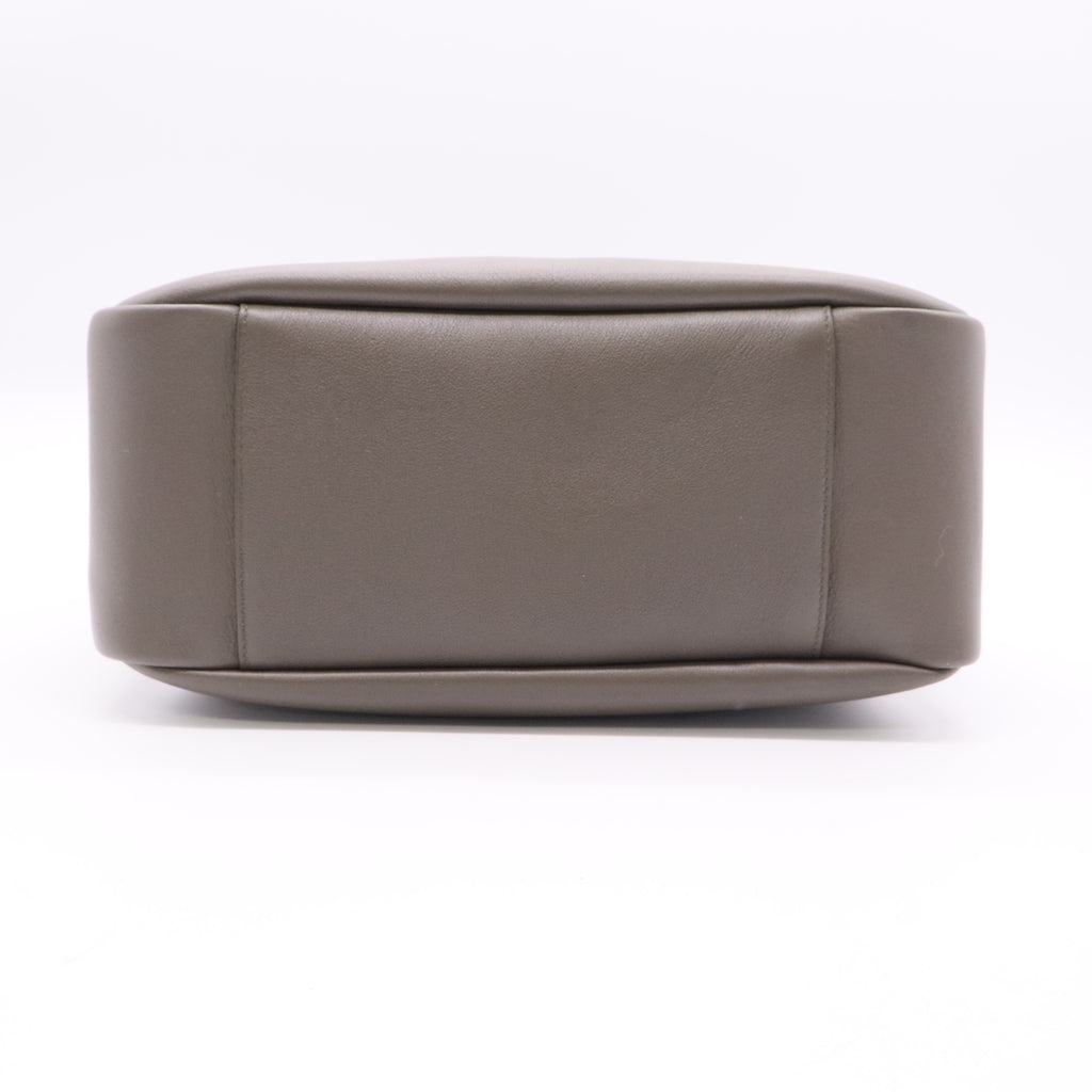 Year2024 Supple Calfskin Large Le 5 A 7 Soft Hobo Dusty Grey twins