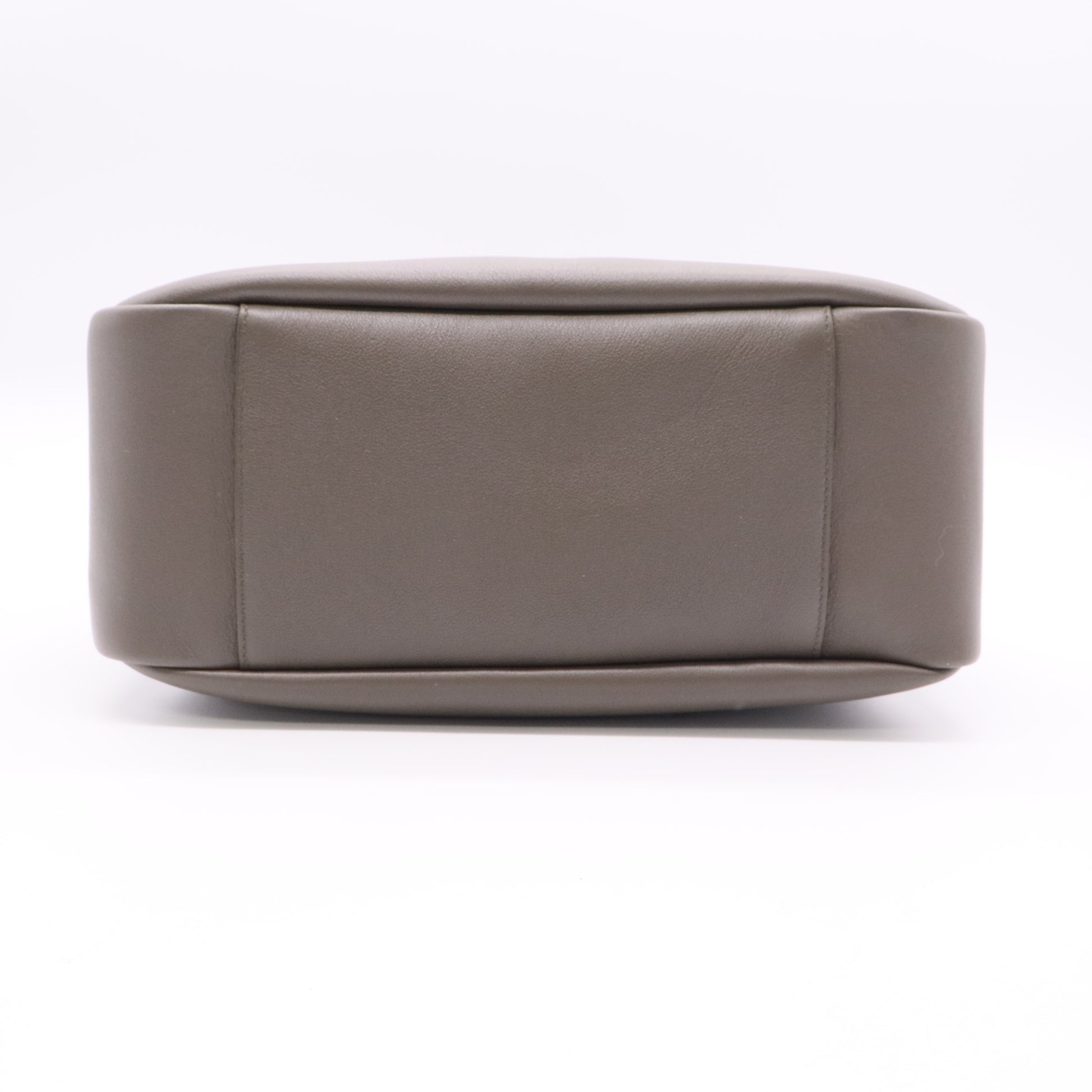 Year2024 Supple Calfskin Large Le 5 A 7 Soft Hobo Dusty Grey twins