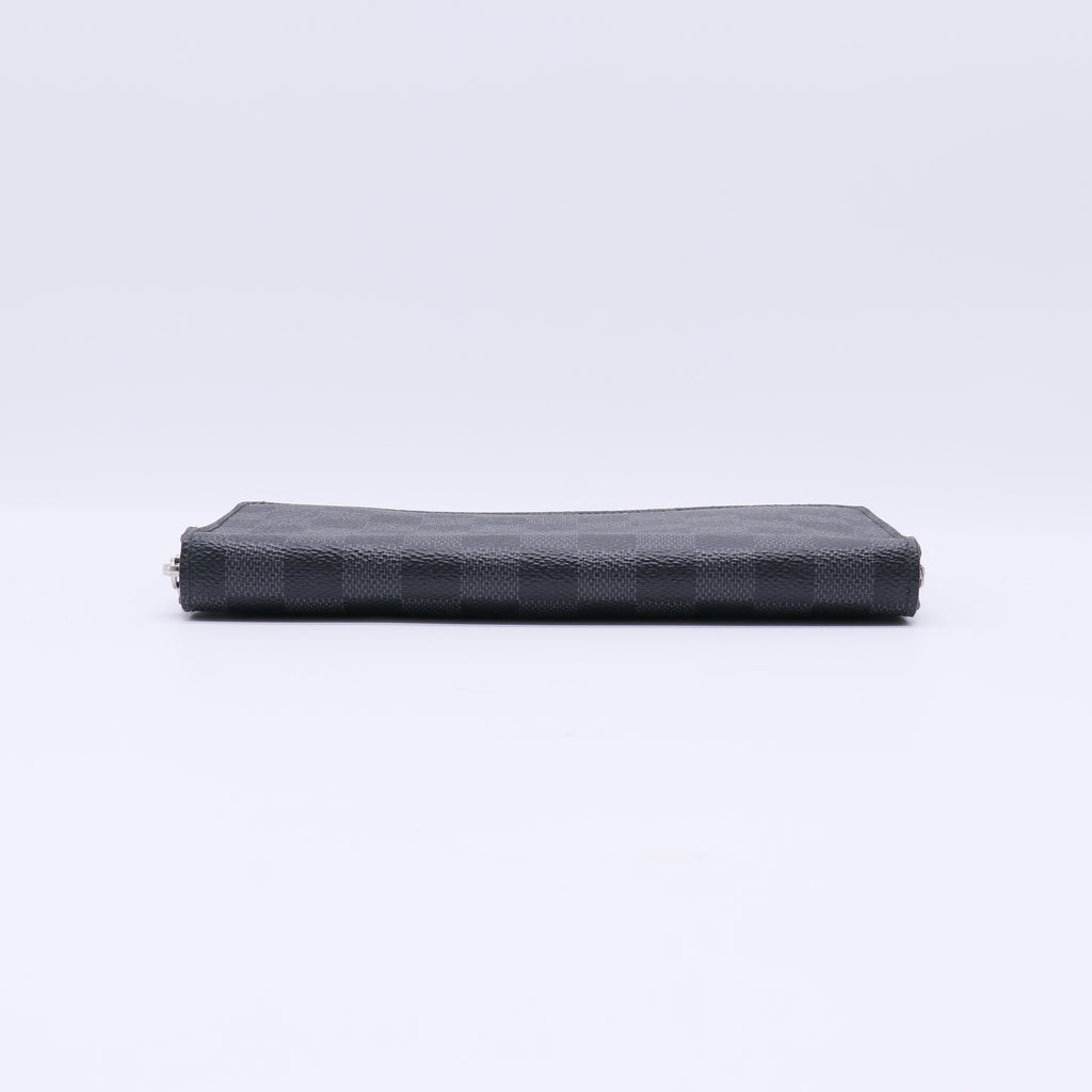 Damier Graphite Zippy Organizer Wallet W21586